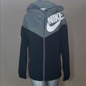 Nike Women's Black and Gray Ski Jacket